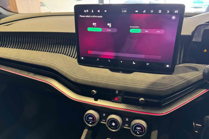 Used Skoda Superb 2025 for sale - 76131593: Photo 29