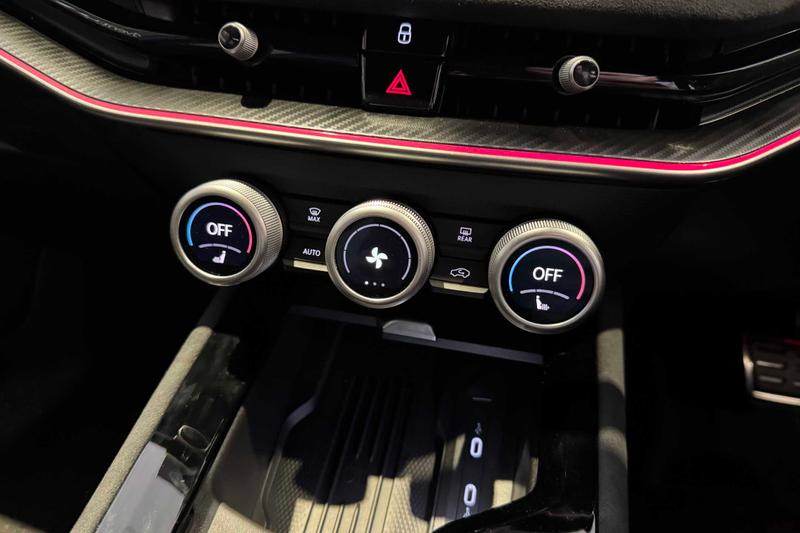 Used Skoda Superb 2025 for sale - 76131593: Photo 32