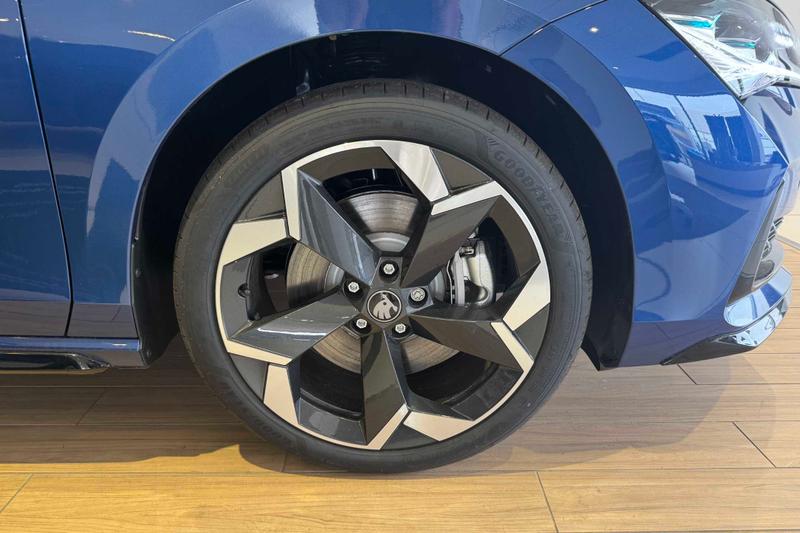 Used Skoda Superb 2025 for sale - 76131593: Photo 5