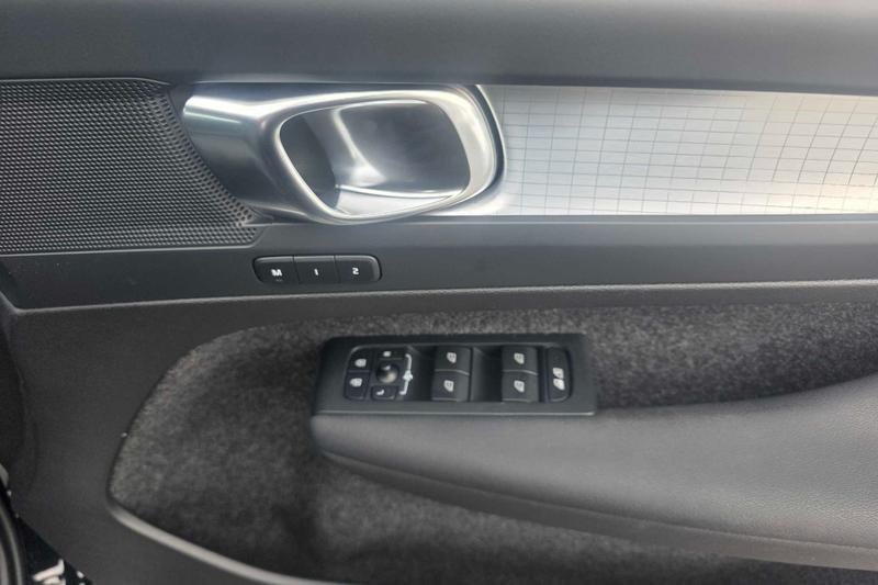 Used Volvo XC40 2023 for sale - 78028690: Photo 26