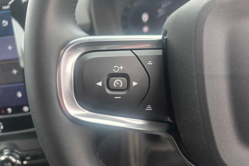 Used Volvo XC40 2023 for sale - 78028690: Photo 28