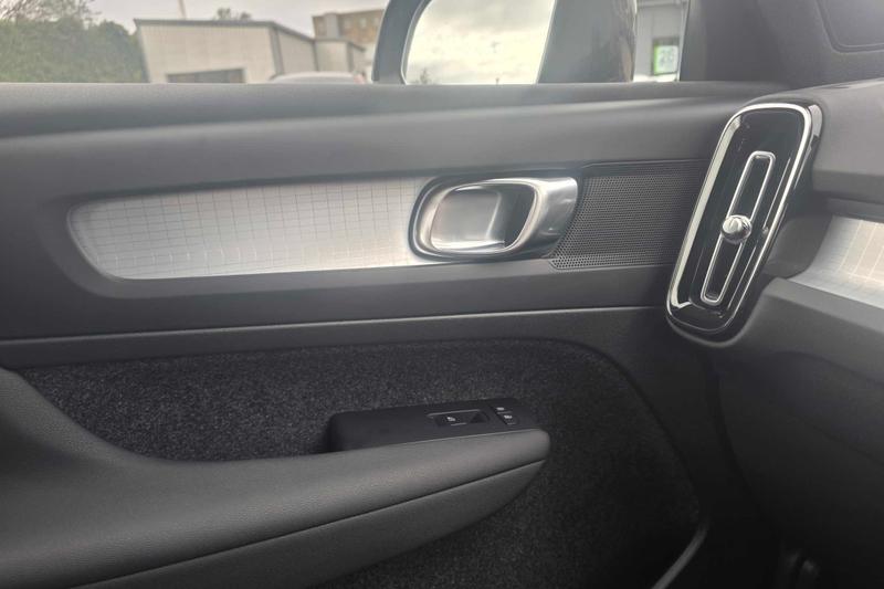 Used Volvo XC40 2023 for sale - 78028690: Photo 35