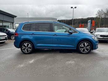 Used Volkswagen Touran 2023 for sale - 77529159: Photo