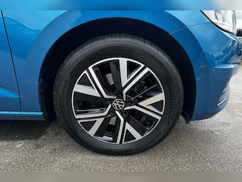 Used Volkswagen Touran 2023 for sale - 77529159: Photo