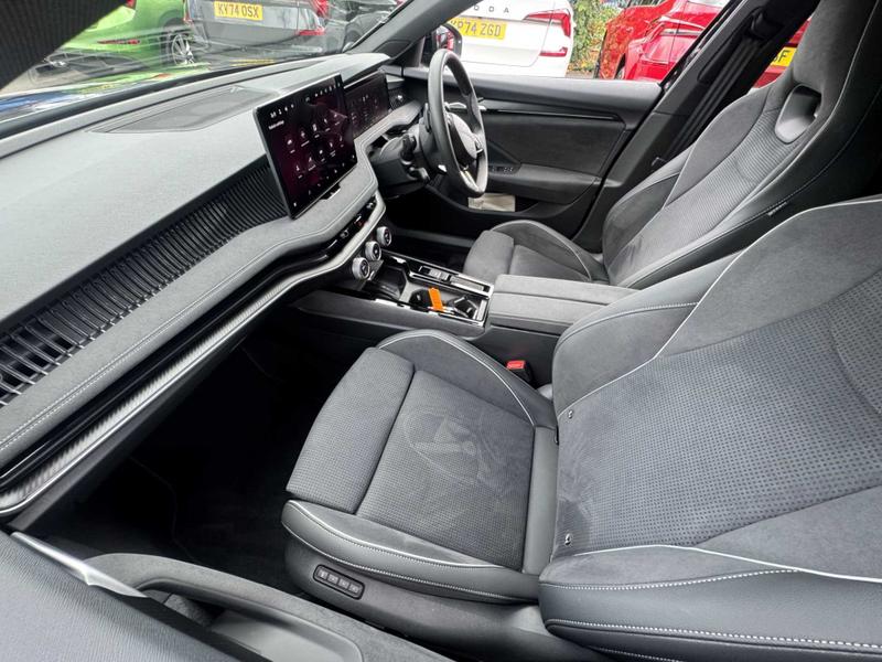 Used Skoda Superb 2025 for sale - 77733300: Photo 2