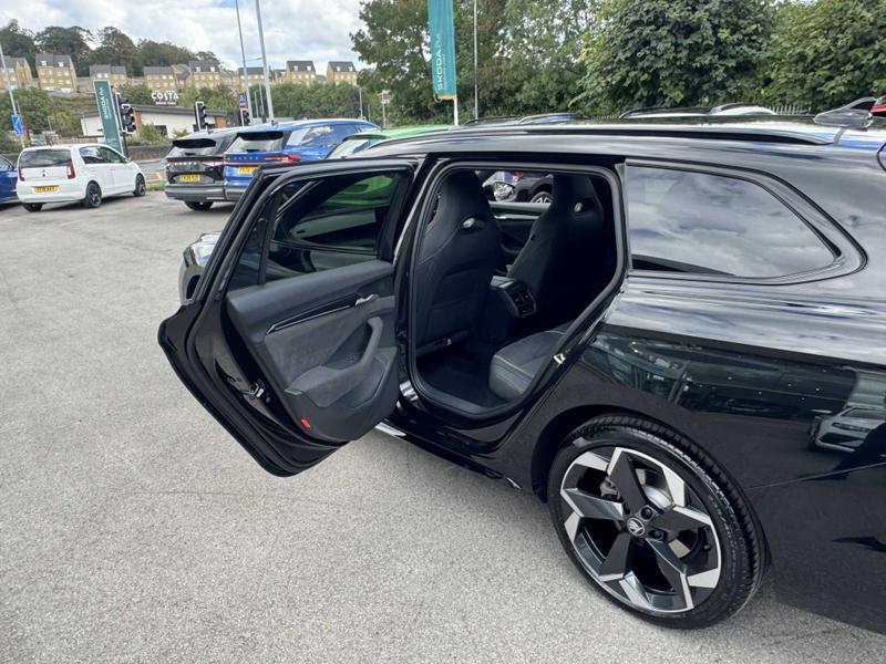Used Skoda Superb 2025 for sale - 76882520: Photo 40
