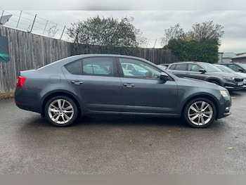 Used Skoda Octavia 2020 for sale - 76139612: Photo