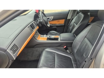Used Jaguar XF 2010 for sale - 76128113: Photo 2