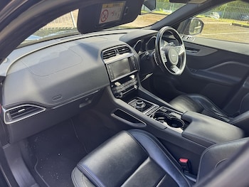 Used Jaguar F-Pace 2016 for sale - 75877982: Photo
