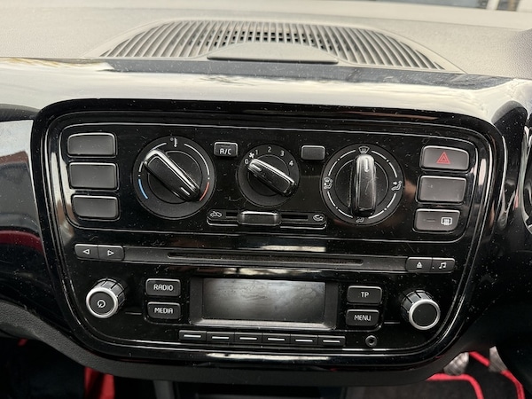 Used Volkswagen up! 2016 for sale - 76245545: Photo 5