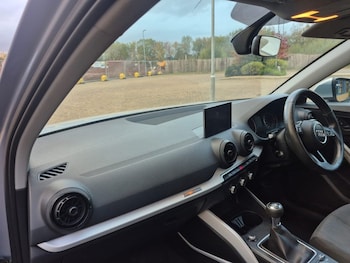 Used Audi Q2 2017 for sale - 76505610: Photo