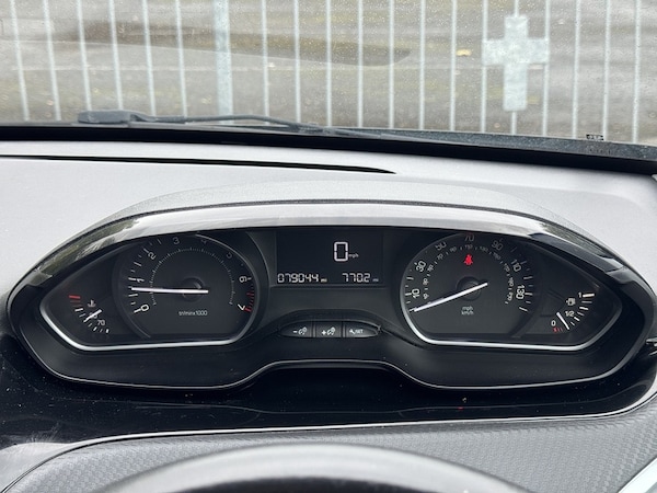 Used Peugeot 208 2015 for sale - 76069224: Photo 11