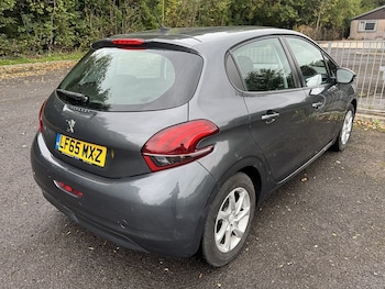 Used Peugeot 208 2015 for sale - 76069224: Photo 3