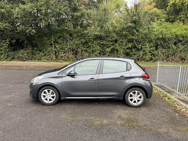 Used Peugeot 208 2015 for sale - 76069224: Photo 5