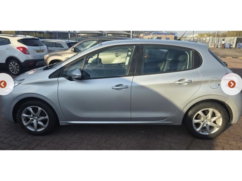Used Peugeot 208 2014 for sale - 76725143: Photo 6