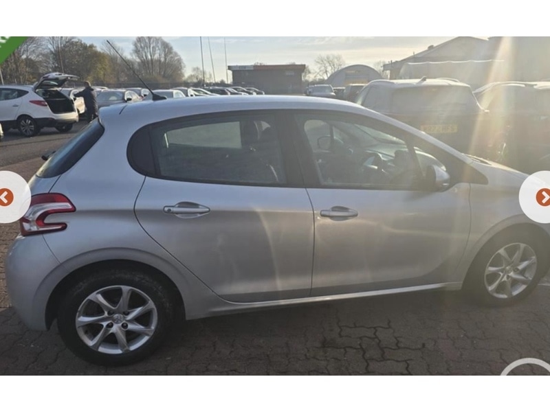 Used Peugeot 208 2014 for sale - 76725143: Photo 8