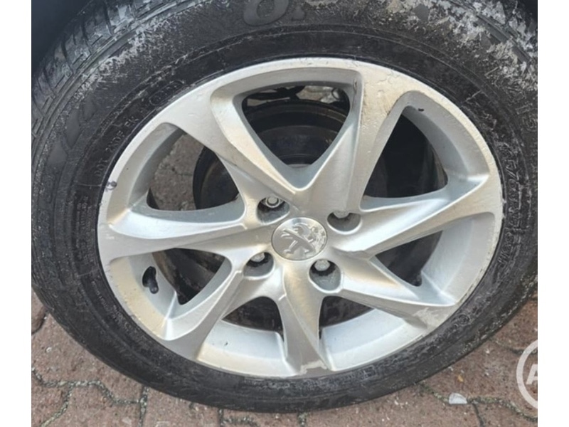 Used Peugeot 208 2014 for sale - 76725143: Photo 9