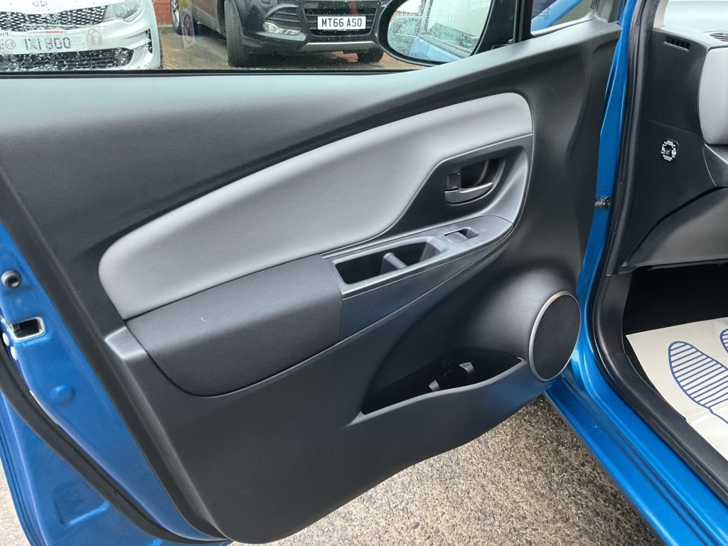 Used Toyota Yaris 2016 for sale - 77508803: Photo 23