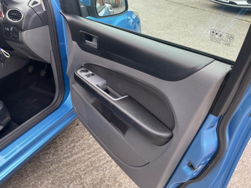 Used Ford Focus 2010 for sale - 77073355: Photo 8