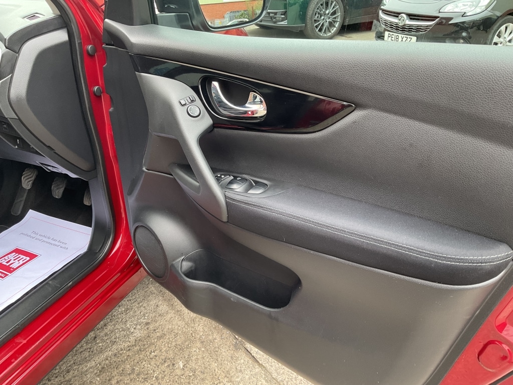 Used Nissan Qashqai 2016 for sale - 77991933: Photo 15