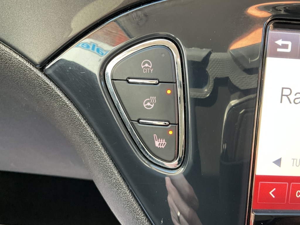 Used Vauxhall Corsa 2015 for sale - 77750289: Photo 10