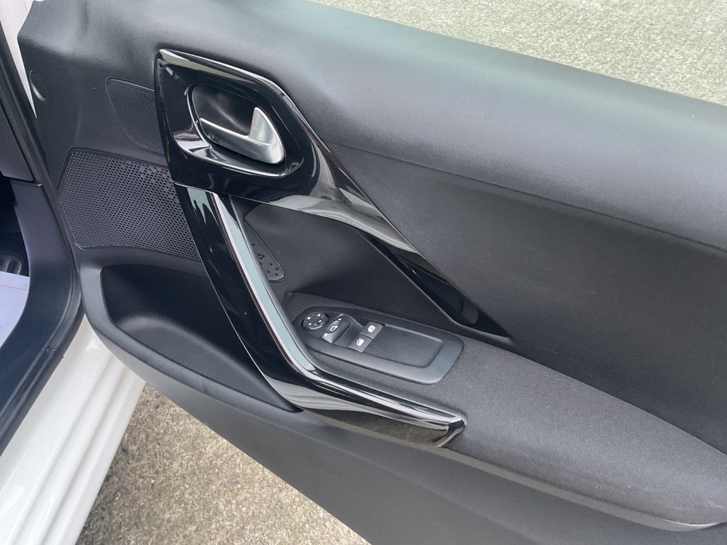 Used Peugeot 208 2016 for sale - 77073354: Photo 16