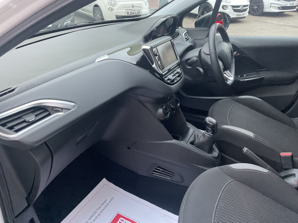 Used Peugeot 208 2016 for sale - 77073354: Photo 23