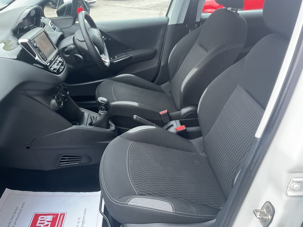 Used Peugeot 208 2016 for sale - 77073354: Photo 24