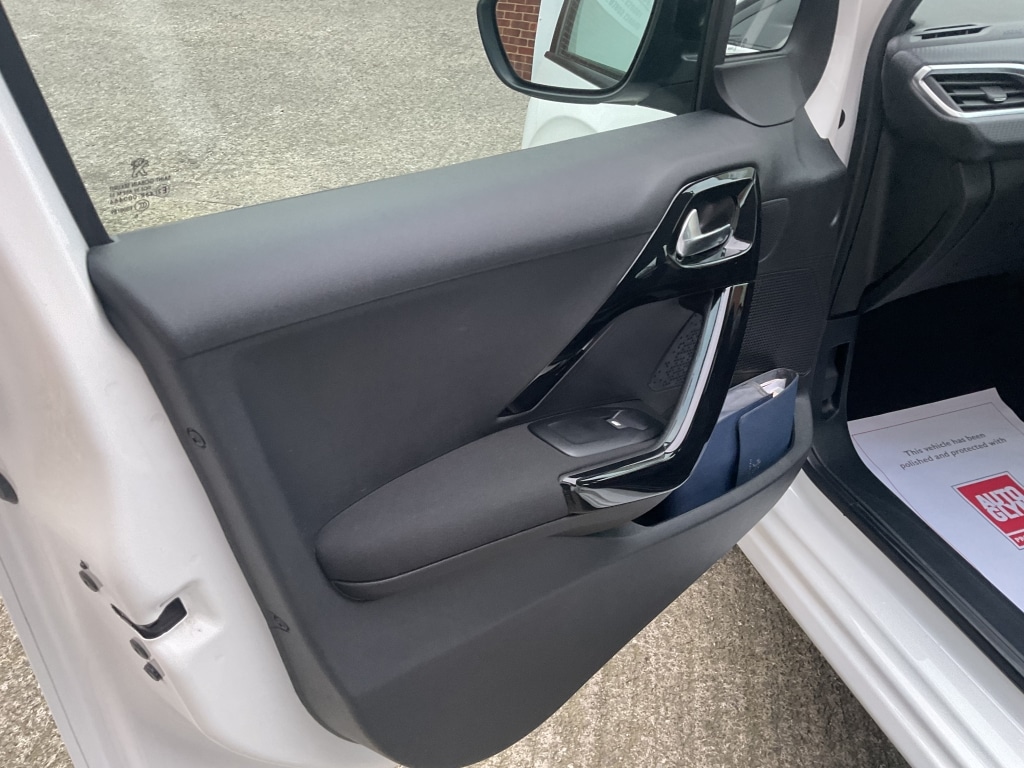 Used Peugeot 208 2016 for sale - 77073354: Photo 25