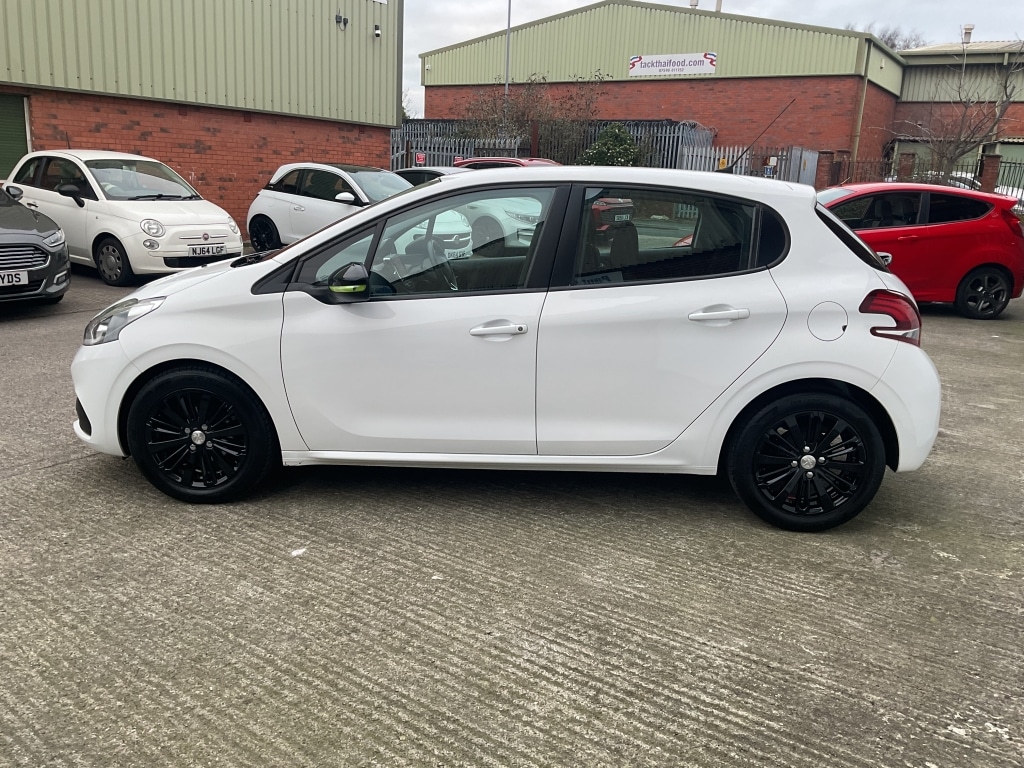 Used Peugeot 208 2016 for sale - 77073354: Photo 4