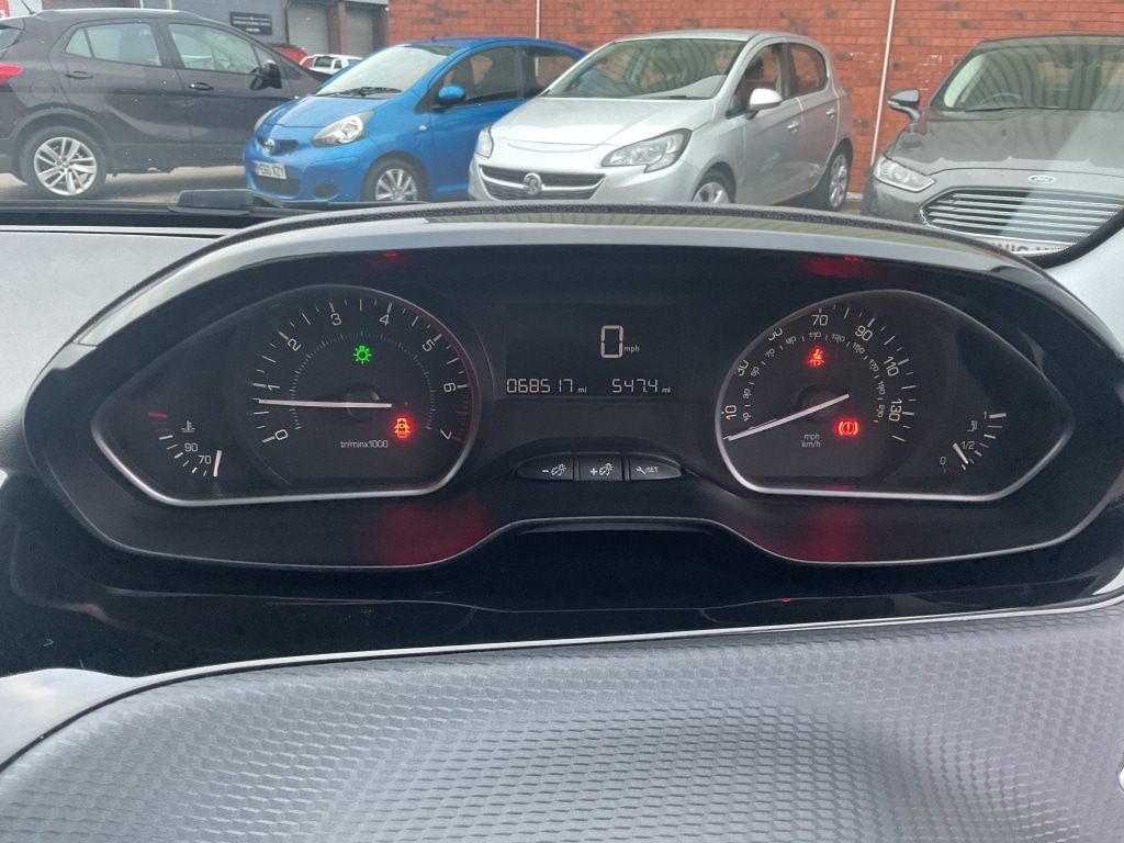 Used Peugeot 208 2016 for sale - 77073354: Photo 8