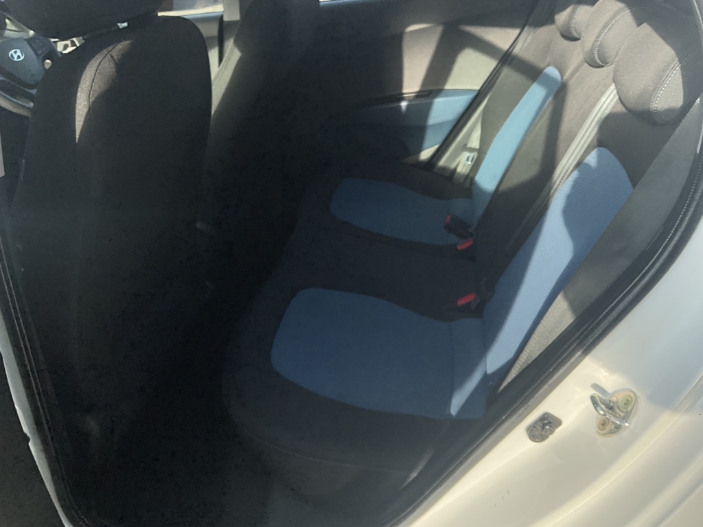 Used Hyundai i10 2015 for sale - 77314214: Photo 15