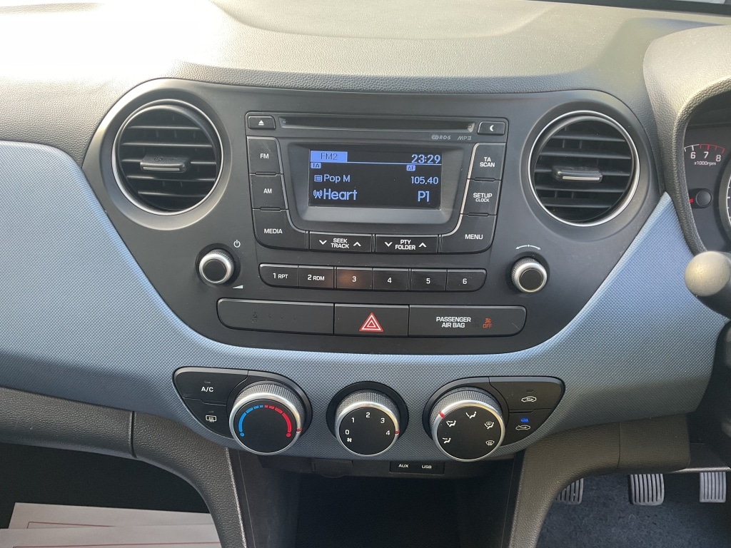 Used Hyundai i10 2015 for sale - 77314214: Photo 9