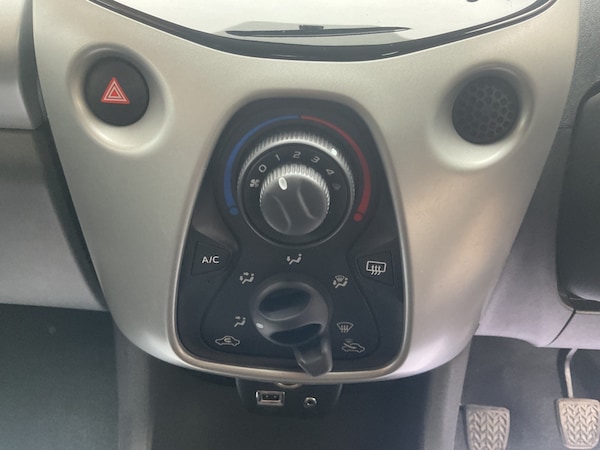 Used Peugeot 108 2014 for sale - 76017982: Photo 24