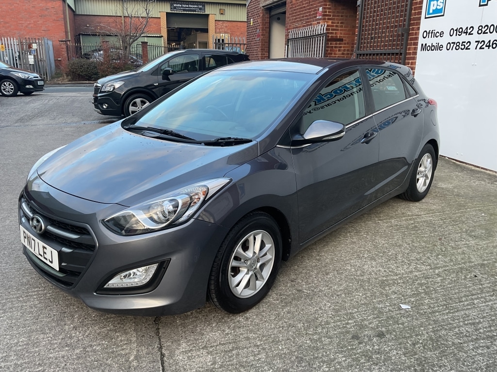Used Hyundai i30 2017 for sale - 76897251: Photo 2