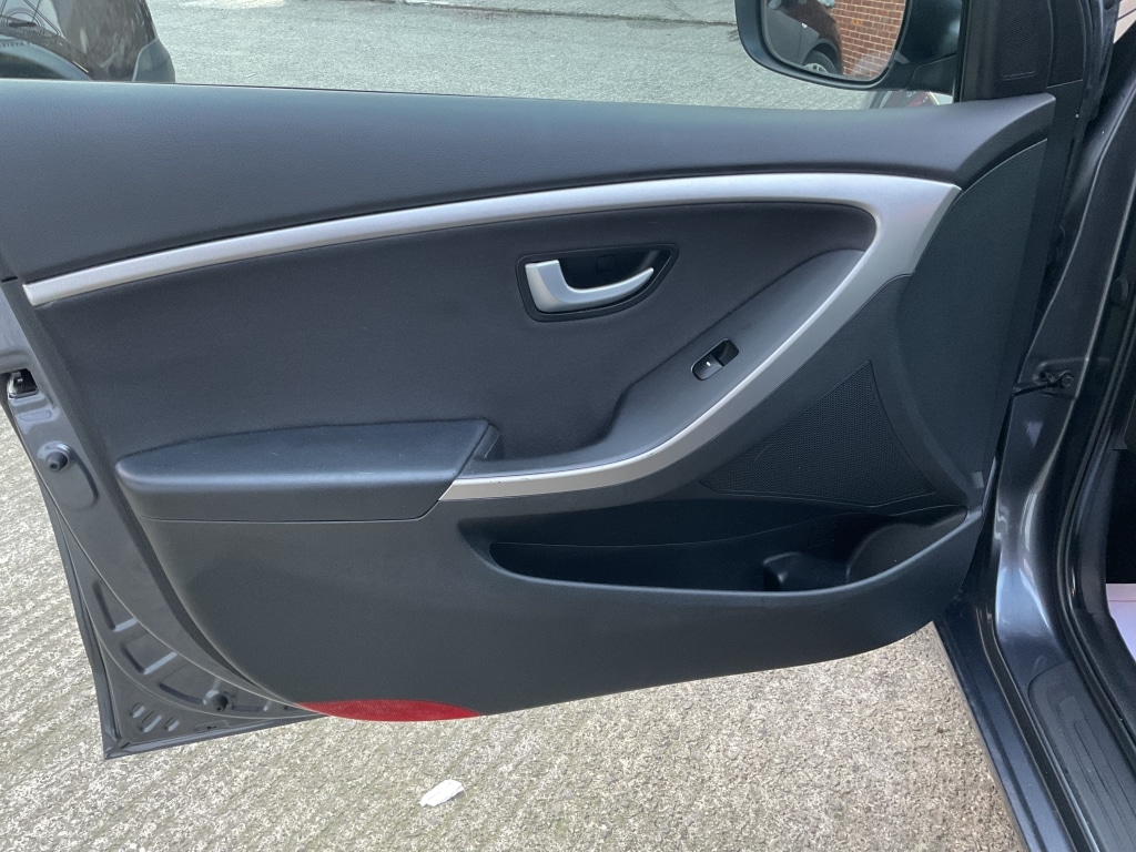 Used Hyundai i30 2017 for sale - 76897251: Photo 24