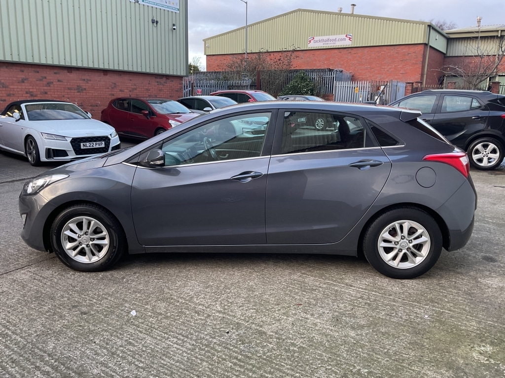 Used Hyundai i30 2017 for sale - 76897251: Photo 3