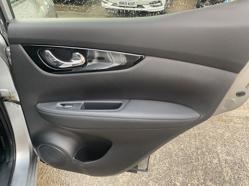 Used Nissan Qashqai 2017 for sale - 77694585: Photo 16