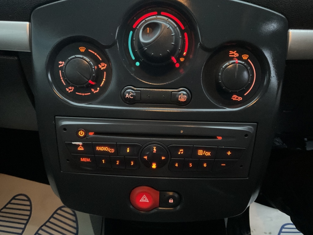 Used Renault Clio 2010 for sale - 77277598: Photo 11