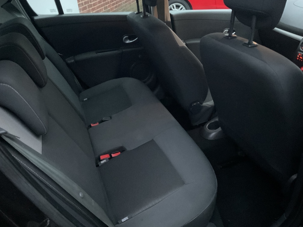 Used Renault Clio 2010 for sale - 77277598: Photo 13