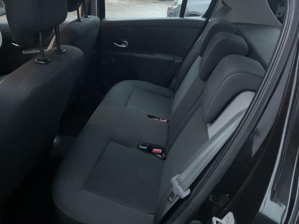 Used Renault Clio 2010 for sale - 77277598: Photo 16