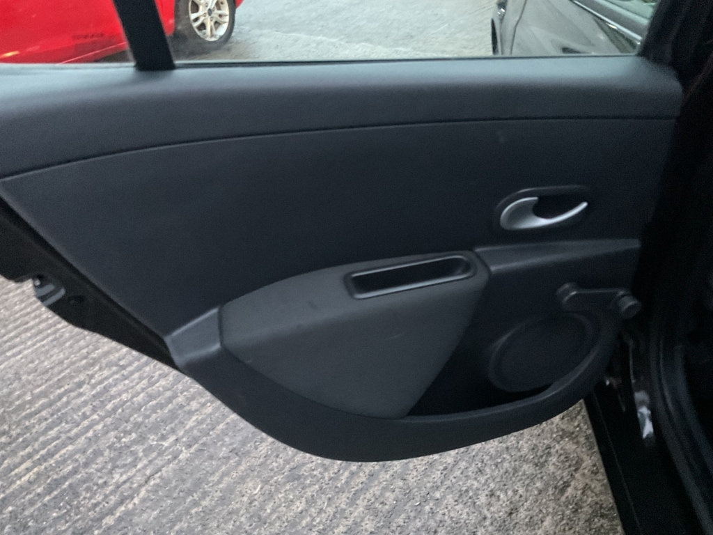 Used Renault Clio 2010 for sale - 77277598: Photo 17