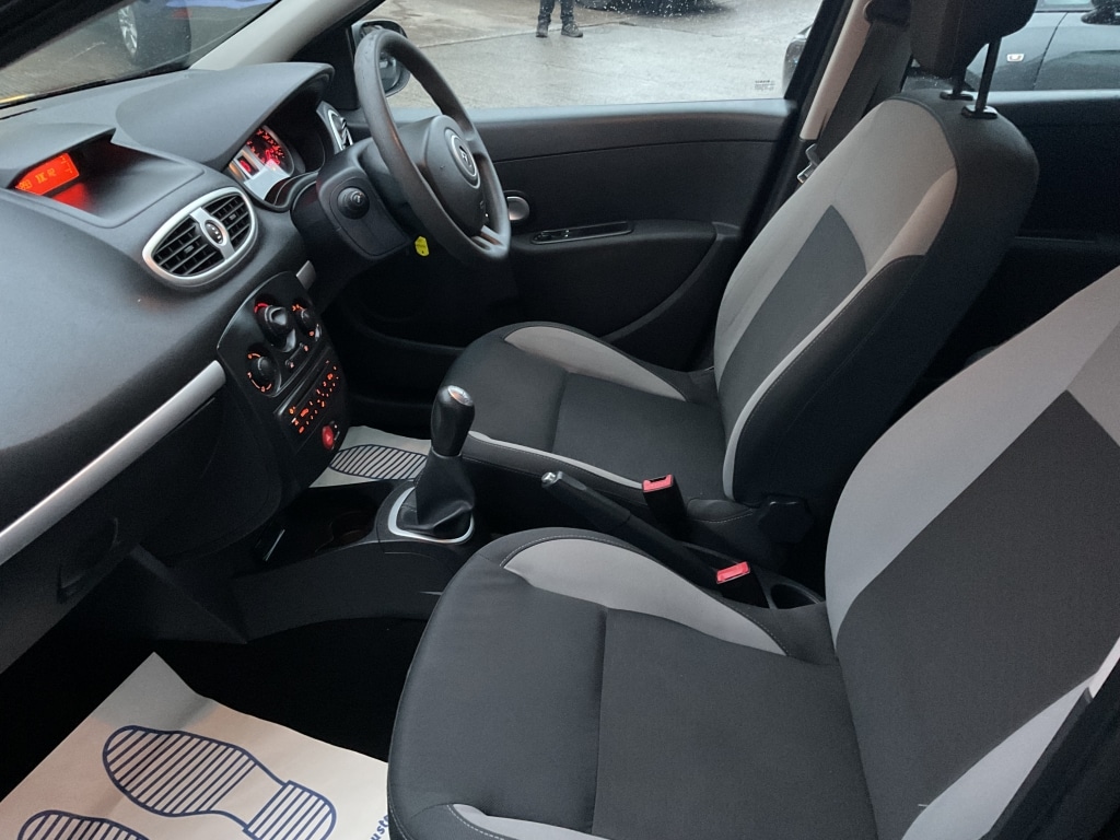 Used Renault Clio 2010 for sale - 77277598: Photo 18