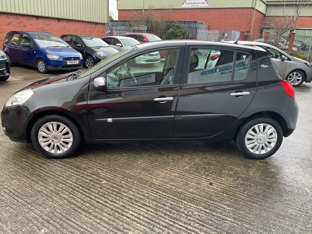 Used Renault Clio 2010 for sale - 77277598: Photo 3