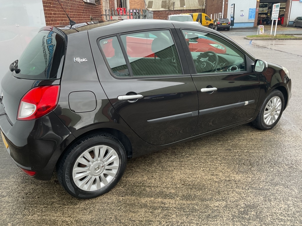 Used Renault Clio 2010 for sale - 77277598: Photo 5