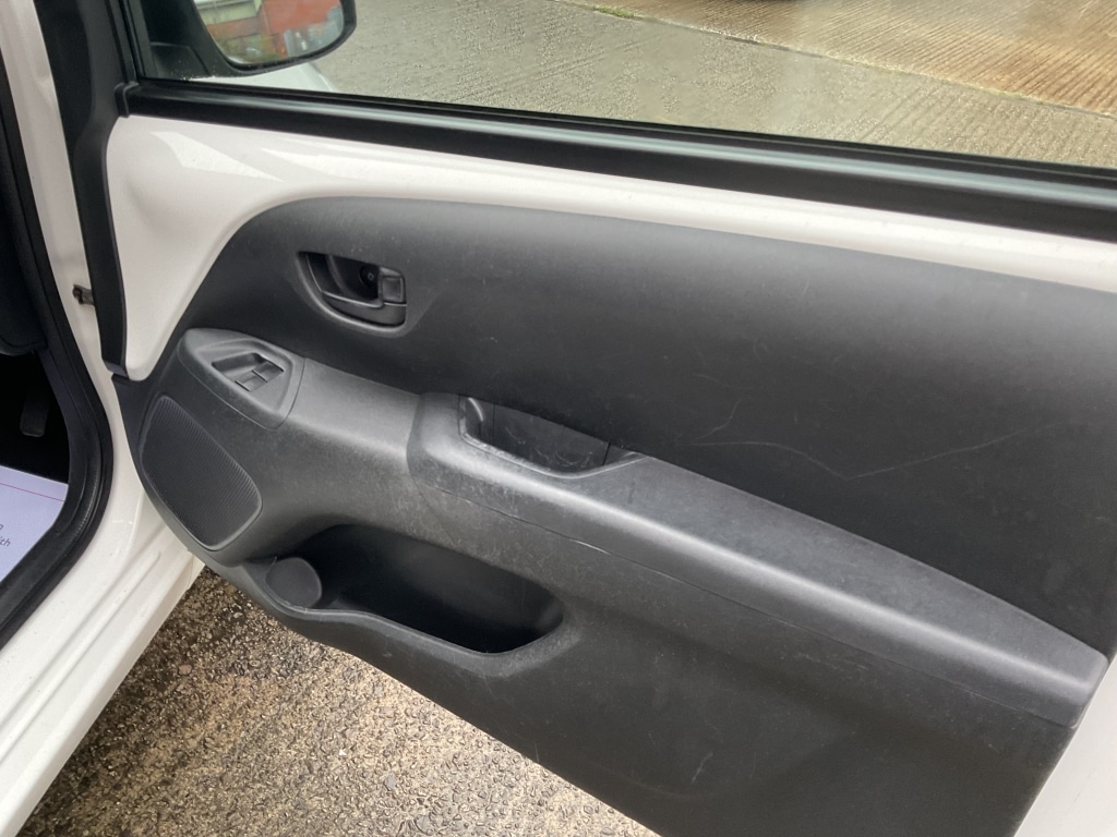 Used Toyota AYGO 2015 for sale - 76548041: Photo 8