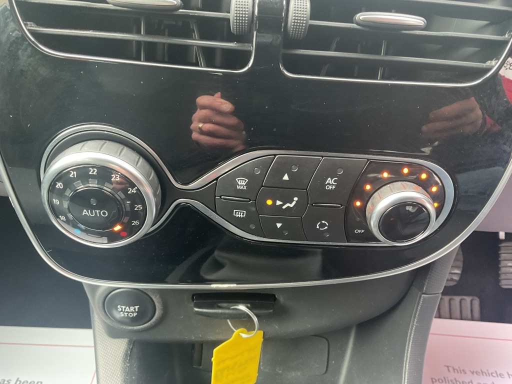 Used Renault Clio 2015 for sale - 77409747: Photo 12