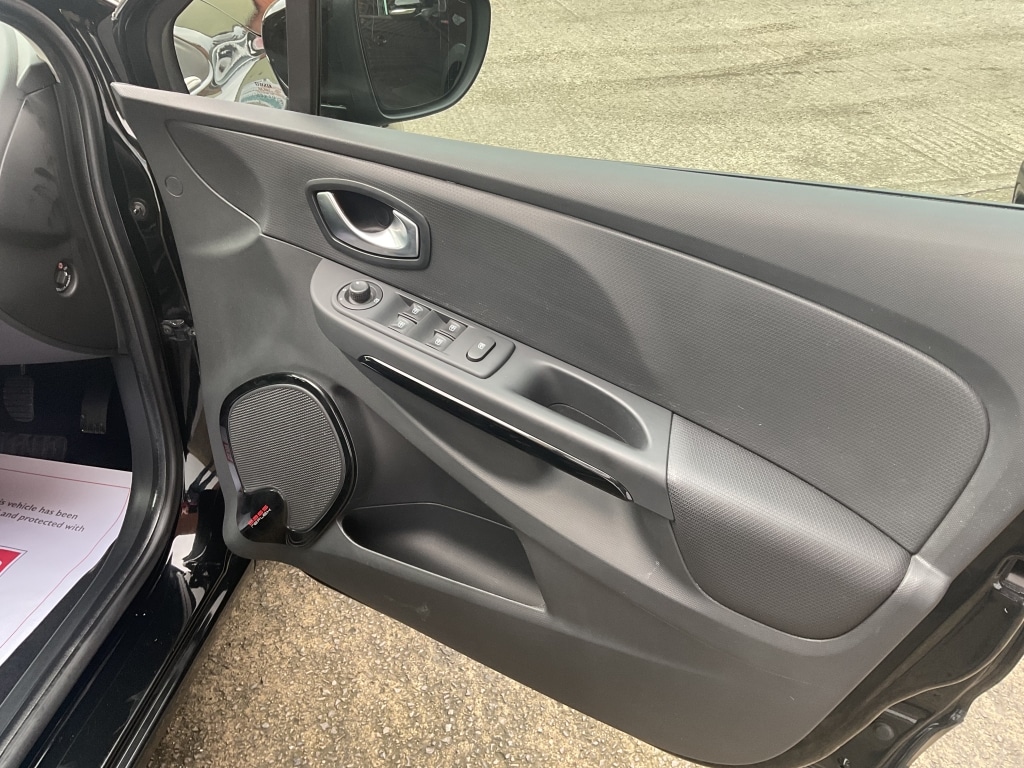 Used Renault Clio 2015 for sale - 77409747: Photo 17