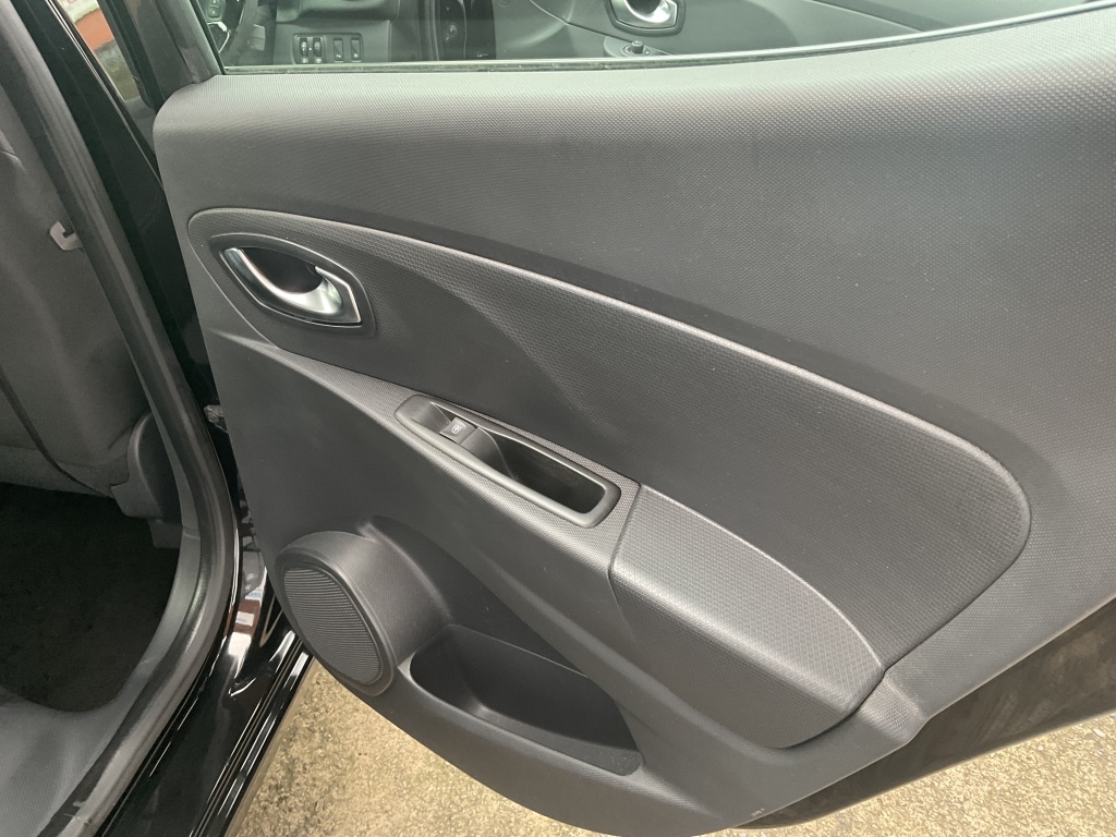 Used Renault Clio 2015 for sale - 77409747: Photo 20