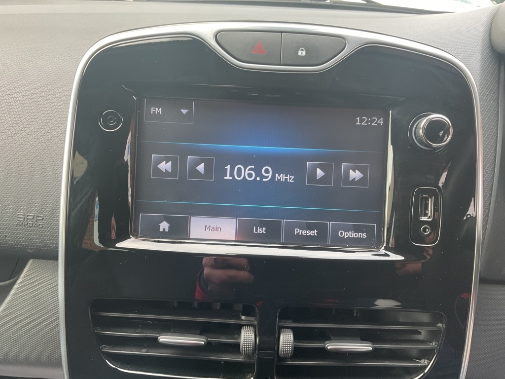 Used Renault Clio 2015 for sale - 77409747: Photo 9